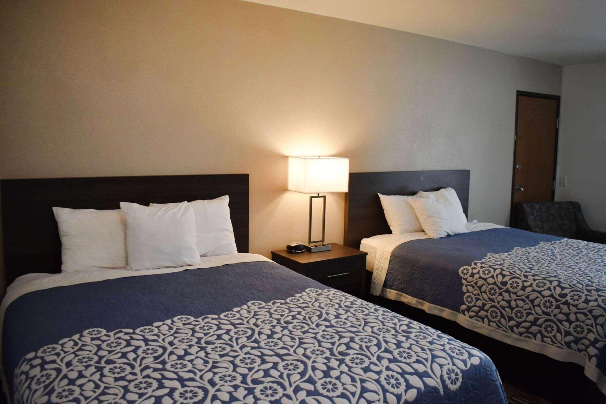 Super 8 By Wyndham Grand Island Ξενοδοχείο Εξωτερικό φωτογραφία