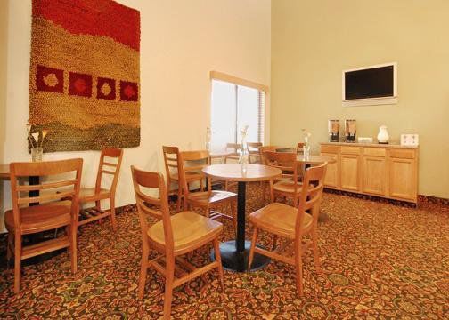Super 8 By Wyndham Grand Island Ξενοδοχείο Εστιατόριο φωτογραφία